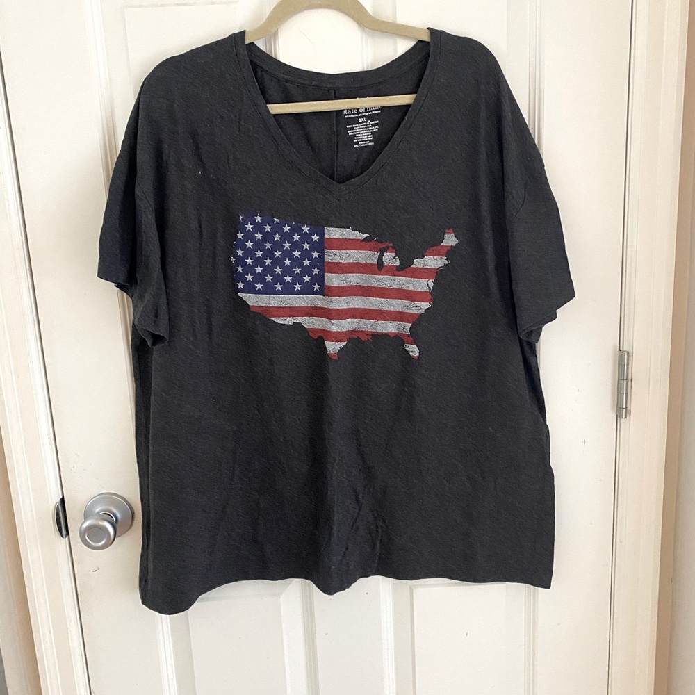 Women’s plus v neck Americana tshirt